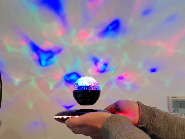 「Flash LED」各色が全て常時点灯時の使用感