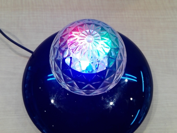 「Flash LED」各色が全て常時点灯時