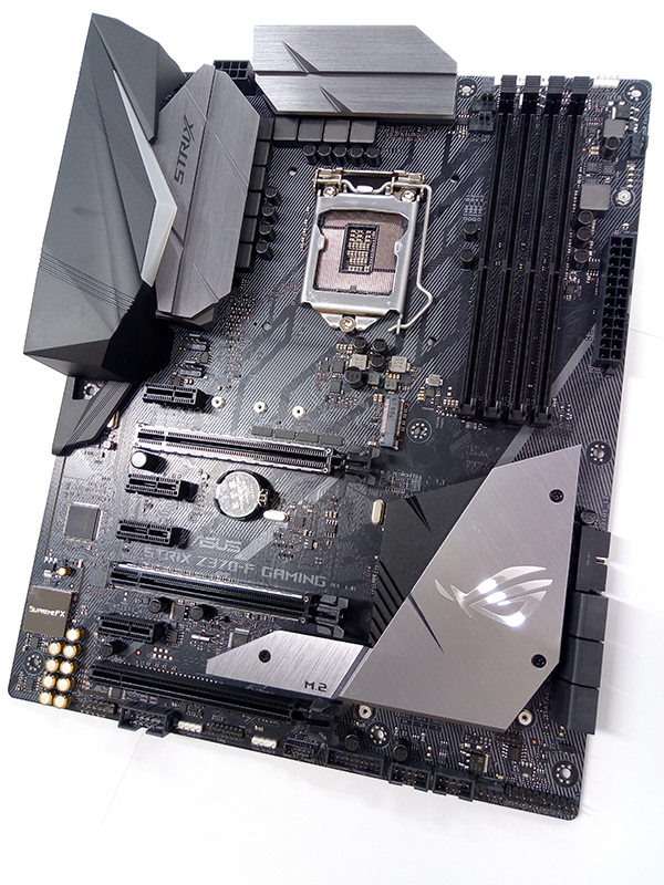 ASUS製マザーボード『ROG STRIX Z370-F GAMING』