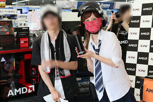 もぃもぃ さんとツーショット、うれしそうです