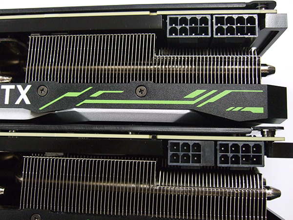 補助コネクタの違い。上:GeForce RTX 2080 Ti〈8Pin + 8Pin〉、下：GeForce RTX 2080〈8Pin + 6Pin〉。