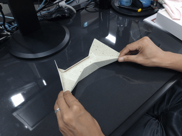スマホ・タブレット・ノートパソコンに対応した「Foldable2」の折り方1-手順①