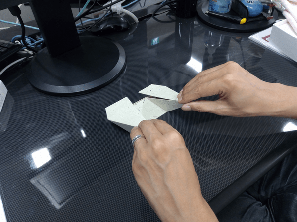 スマホ・タブレット・ノートパソコンに対応した「Foldable2」の折り方1-手順②