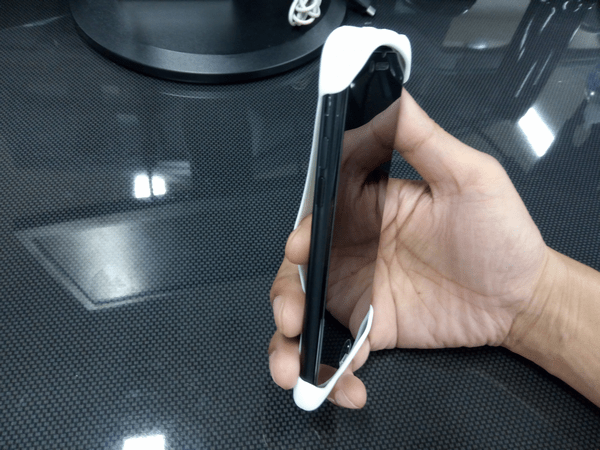 iPhone 7に取り付けた「Palmo（パルモ）」使用例(ホワイト)