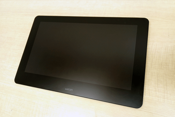 Wacom Cintiq Pro 16 正面