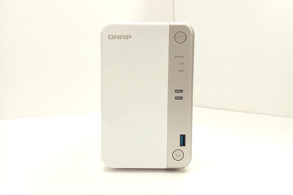 QNAP TS-251B前面