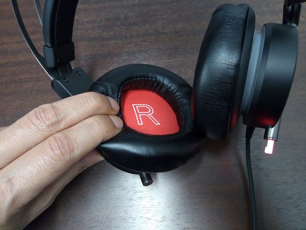 Spearhead VRX Gaming Headphonesの通気性が良く蒸れにくいイヤークッション