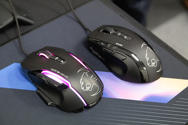 ROCCATマウス Kone AIMO(左)、Kone EMP(右)