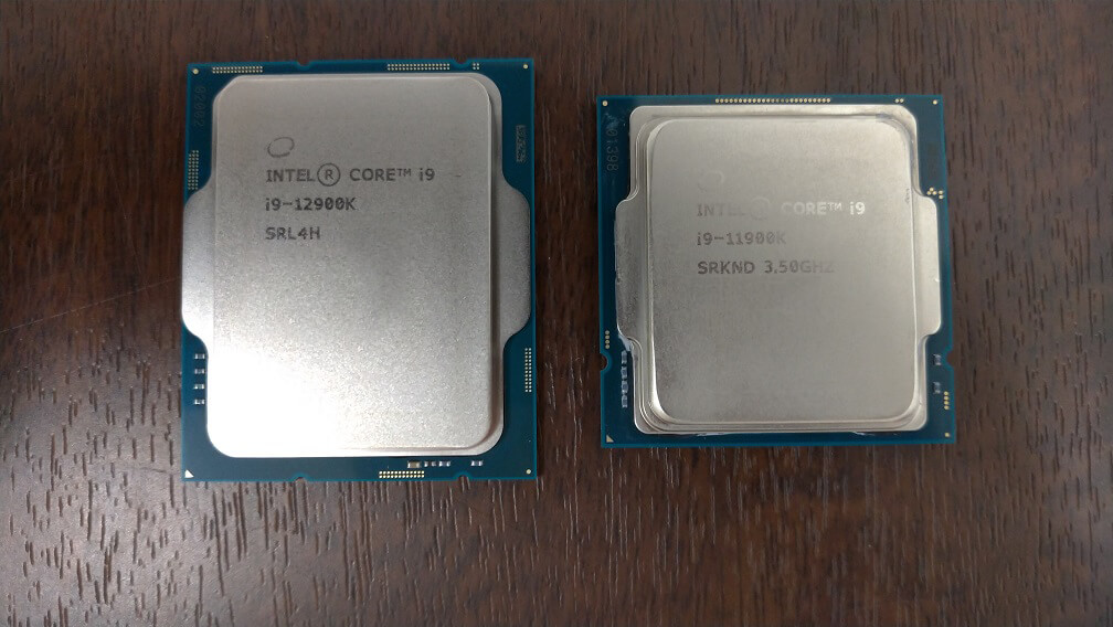 左：Core i9-12900K、右：Core i9-11900K