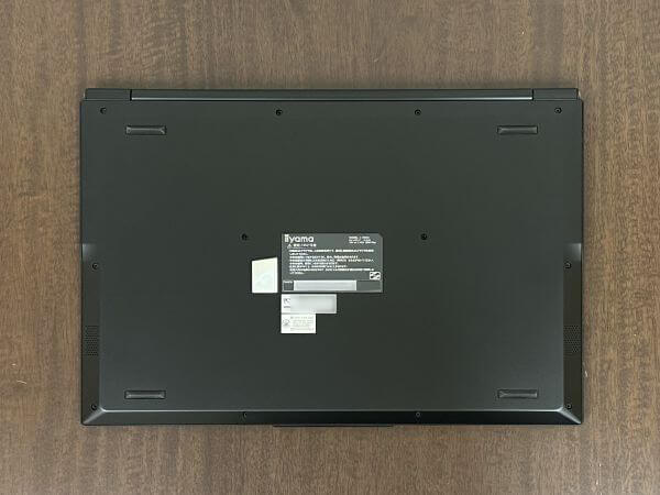 本体の底面写真