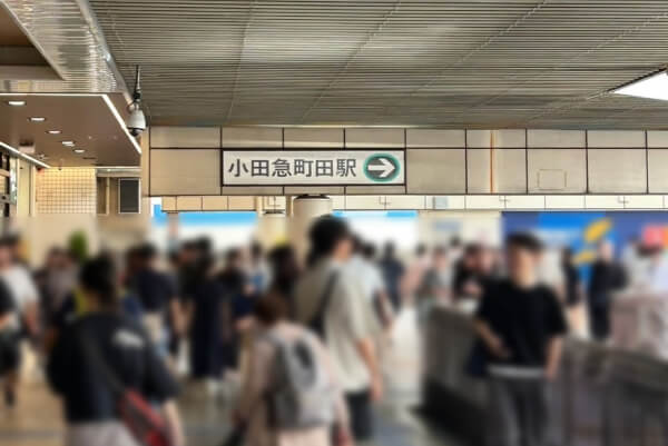 バスセンターのりばの前で右折