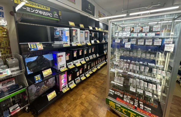 大好評のゲーミング中古PCも販売