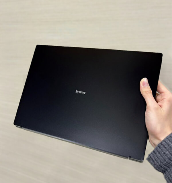 片手で持てるほど軽い