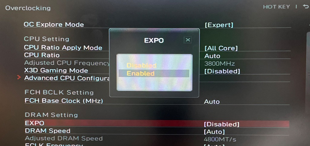 OC設定内の「EXPO」をEnabledに変更