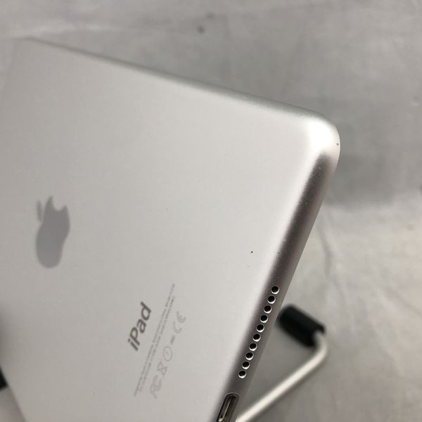 APPLE 〔中古〕【Wi-Fiモデル】 iPad mini 4 64GB シルバー MK9H2J／A