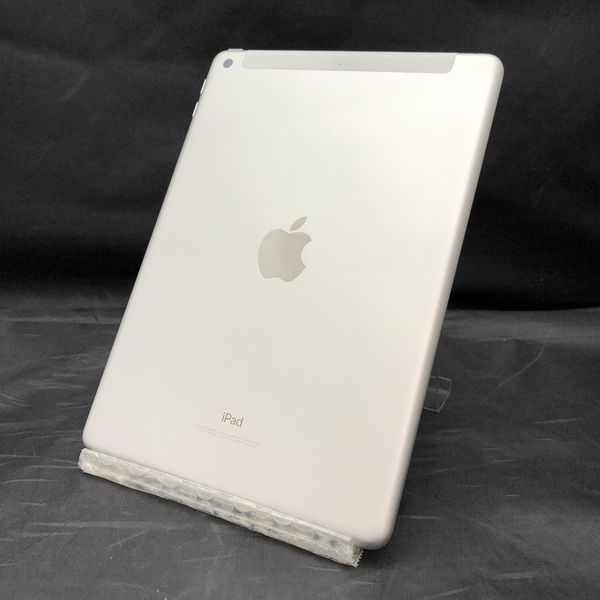 APPLE 〔中古〕iPad 第5世代 32GB シルバー MP1L2J／A auロック解除SIM