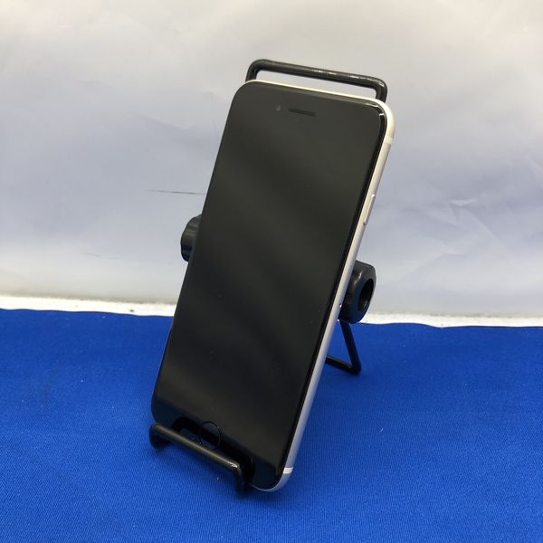 iPhone - 新品・未使用 iPhone SE 第三世代 64GB スターライト Apple iPhone SE 第3世代 64GB スターライト
