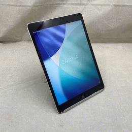APPLE 〔中古〕iPad 第9世代 64GB シルバー MK493J/A docomo（中古1