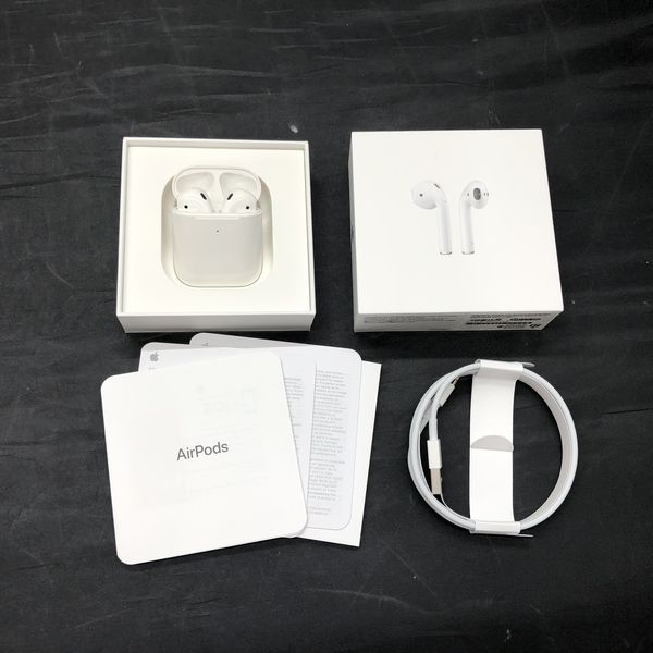 第2世代】AirPods with Wireless Charging Case