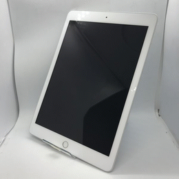 〔中古〕iPad (第6世代) Wi-Fiモデル 128GB シルバー MR7K2J/A(中古保証3ヶ月間)