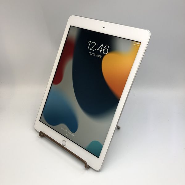 APPLE 〔中古〕iPad (第5世代) Wi-Fiﾓﾃﾞﾙ 32GB ｼﾙﾊﾞｰ MP2G2J/A（中古