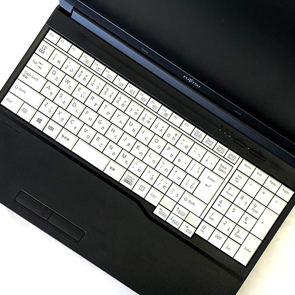 富士通ノートパソコン i7（中古）、8GBのメモリ、HDD500GB、15.6画面 