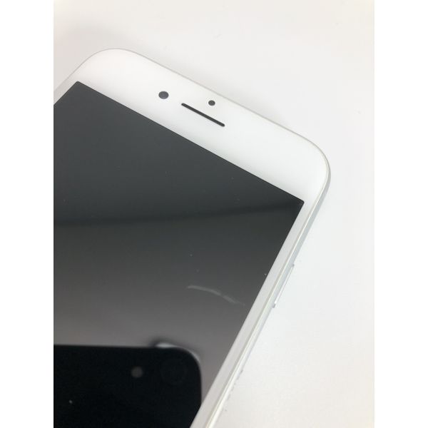 APPLE 〔中古〕iPhone8 64GB MQ792J/A Silver docomoSIMロック解除品
