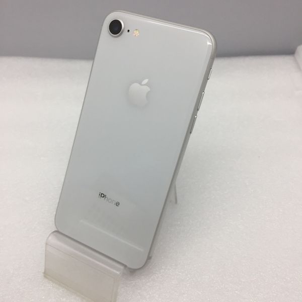 iPhone 8 Silver 64 GB SIMロック解除