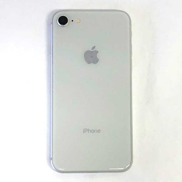iPhone 8 シルバー 64GB docomo SIMロック解除済み iPhone 8 Silver 64 GB docomo SIMロック解除済み
