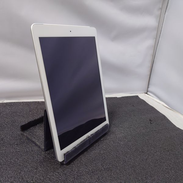【横さん】iPad 第5世代 32GB シルバー