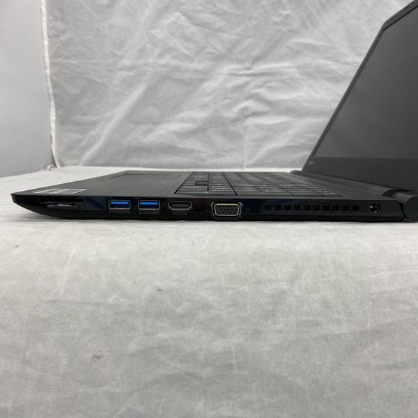 kÁlB65M/3186 Core i7 8650U  1.90GHz/8GB/256GB SSD/Intel UHD Graphics 620