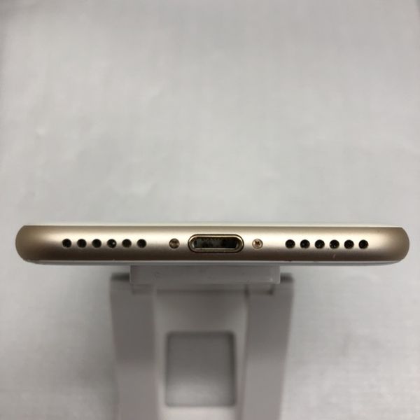 APPLE 〔中古〕iPhone7 128GB ｺﾞｰﾙﾄﾞ MNCM2J/A docomo対応端末（中古