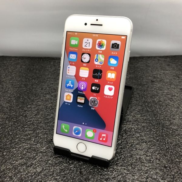SIMロック解除】iPhone 8 Silver 64 GB docomo（APPLE 〔中古