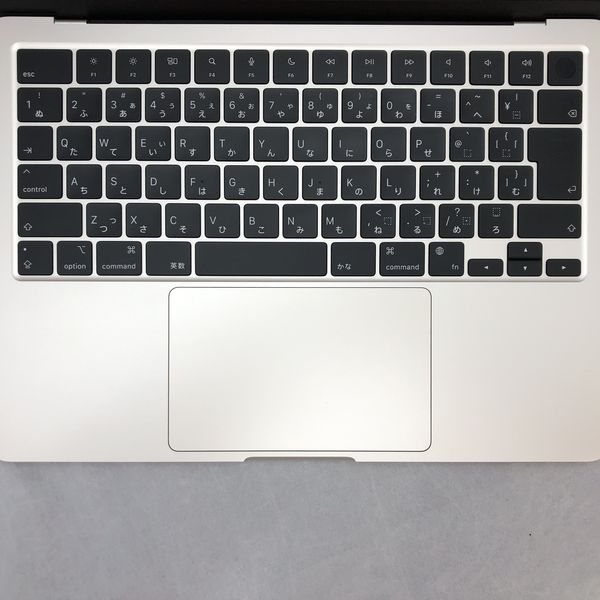 MacBookAir MLY13J/A M2 スターライト 放充電14回　美品 MacBookAir MLY13J/A M2 スターライト 放充電14回 美品