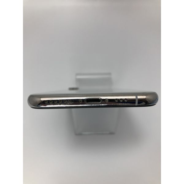APPLE 〔中古〕iPhoneXS 512GB MTE42J/A Silver au SIMロック解除品 