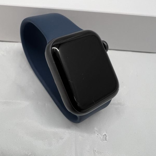 Apple Watch - Apple Watch SE 40mm GPSモデル 中古品 Amazon.co.jp: 【整備済み品】Apple Watch SE (GPS + Cellular