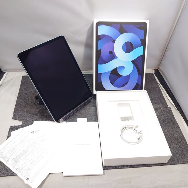 備品 iPad Air 4 Wi-Fi 64GB スカイブルー 箱付き（APPLE 〔中古〕iPad 