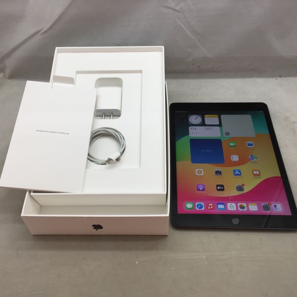 Apple iPad 10.2インチ シルバー 本体+箱、付属品 Apple iPad 10.2インチ 第8世代 Wi-Fi 32GB 2020年秋モデル