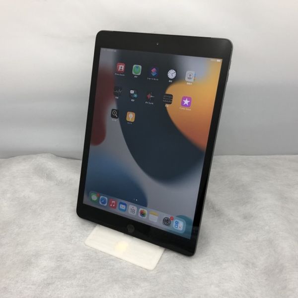 APPLE 〔中古〕iPad (第8世代) 32GB スペースグレイ MYMH2J/A au（中古  