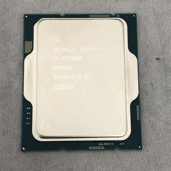 Intel 〔中古〕インテル® Core™ i7-13700F プロセッサー BOX（中古保証