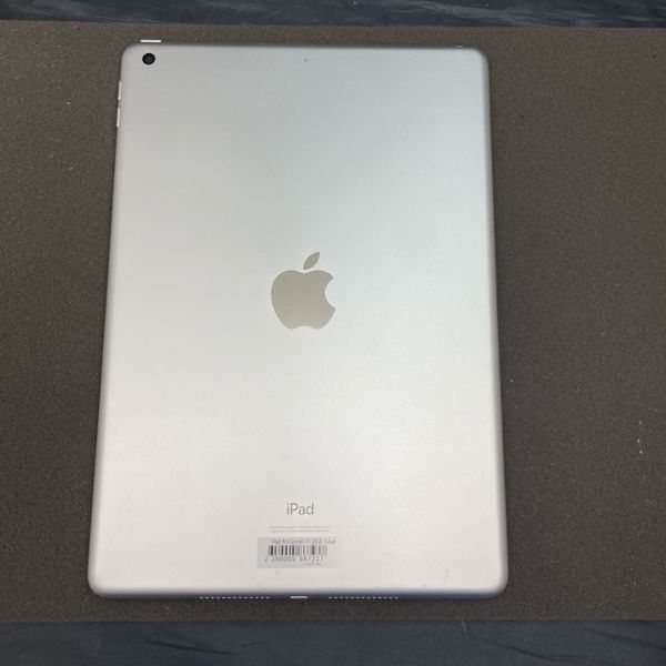 APPLE 〔中古〕iPad 7th Gen Wi-Fi 32GB Silver（中古保証3ヶ月間
