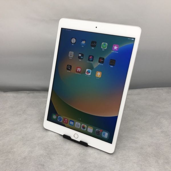 APPLE 〔中古〕iPad (第8世代) Wi-Fiモデル 32GB シルバー MYLA2J/A  