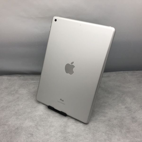 Apple iPad 第8世代 32GB wifi シルバー 本体 Apple iPad 10.2インチ