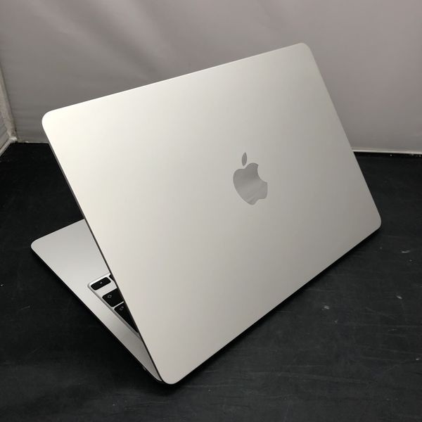 【中古】MacBookAir M2 2022 シルバー 8GB 256GB APPLE 〔中古〕MacBook Air (M2,2022) Apple M2チップ 8コアCPU/8GB