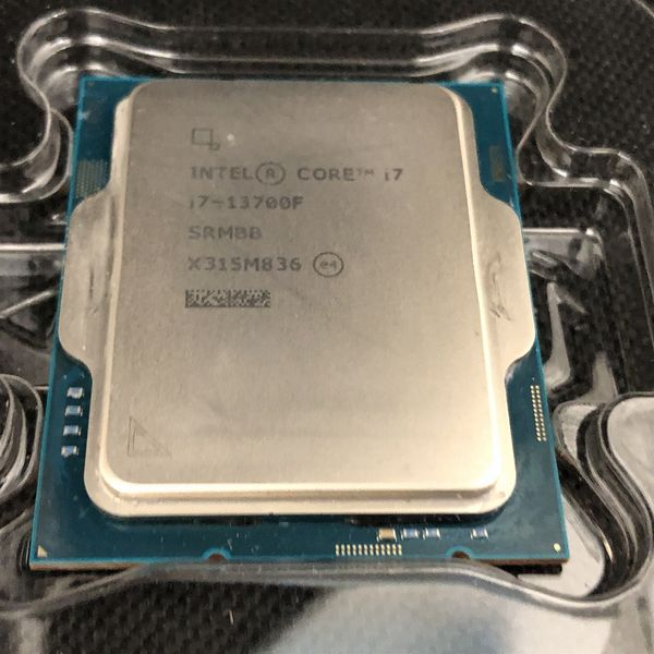 Intel 〔中古〕インテル® Core™ i7-13700F プロセッサー Bulk（中古