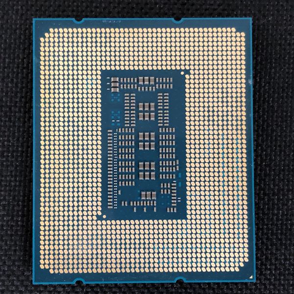 Intel 〔中古〕インテル® Core™ i7-13700F プロセッサー Bulk（中古