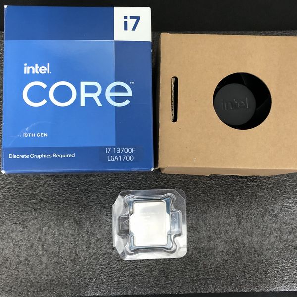 Intel 〔中古〕インテル® Core™ i7-13700F プロセッサー Bulk（中古