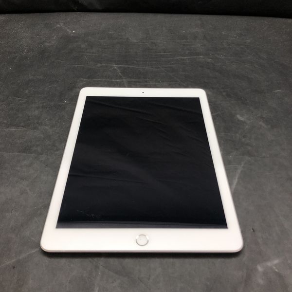 APPLE 〔中古〕iPad (第5世代) Wi-Fiモデル 32GB シルバー MP2G2J/A 