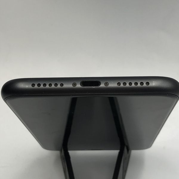 APPLE 〔中古〕iPhone11 64GB ブラック MHDA3J/A au対応 SIMロック解除