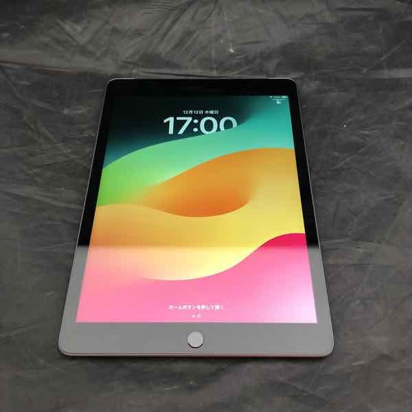 APPLE 〔中古〕iPad (第8世代) 32GB スペースグレイ MYMH2J/A au（中古  